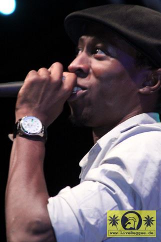 Christopher Ellis (Jam) with Intensified 5. Mighty Sounds Festival - Blue Stage - 18. Juli 2009 (12).JPG